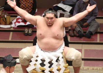 Долдугаар сарын башёд монгол сүмочид тэргүүлэн барилдана