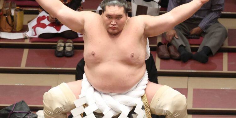 Долдугаар сарын башёд монгол сүмочид тэргүүлэн барилдана