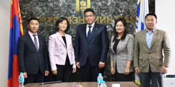 Эрүүл мэндийн салбарын эмч эмнэлгийн ажилтныг БНСУ-д сургаж чадавхижуулах асуудлаар санал солилцов