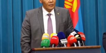 Эрүүл мэндийн сайд С.Энхболд: "Насанд хүрэгч болон хүүхдийн уналт таталтын үед уудаг эмүүдийг улсаас даана