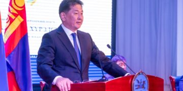 У.Хүрэлсүх: Төрийн албан хаагчид авлига, хүнд суртлаас ангид байж, сэтгэл гаргаж ажиллах ёстой