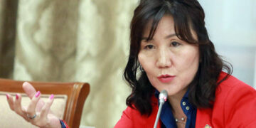 М.Оюунчимэг: Эм, тарианы чанар муу учраас УИХ-ын гишүүд ажлын хэсэгт ормоор байна