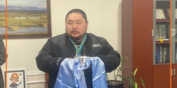 Пауэрлифтингийн алтан медальт тамирчнаа хүлээн авч хүндэтгэл үзүүллээ