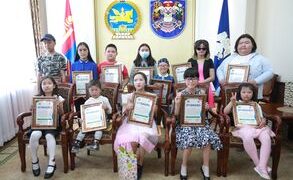 Гар зураг, гар урлал, зохион бичлэгийн уралдааны шилдгүүд шалгарлаа