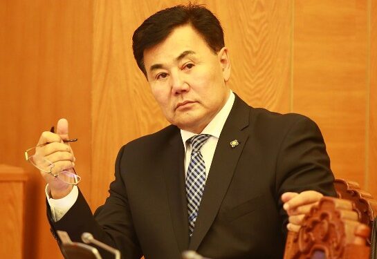 Б.Баттөмөр: Сангийн яам зээл авахаа мэдэхээс ажлын байр нэмэгдүүлэхээ бодохгүй байна