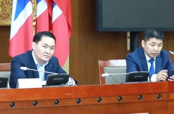 АН: Г.Занданшатар даргыг ОГЦРУУЛАХ асуудлыг ярина