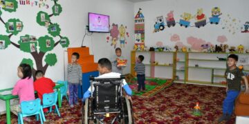 С.Энхболд " "ХӨГЖЛИЙН БЭРХШЭЭЛТЭЙ ХҮҮХДИЙН СЭРГЭЭН ЗАСАХ ХӨГЖЛИЙН ТӨВ"-д ажиллалаа