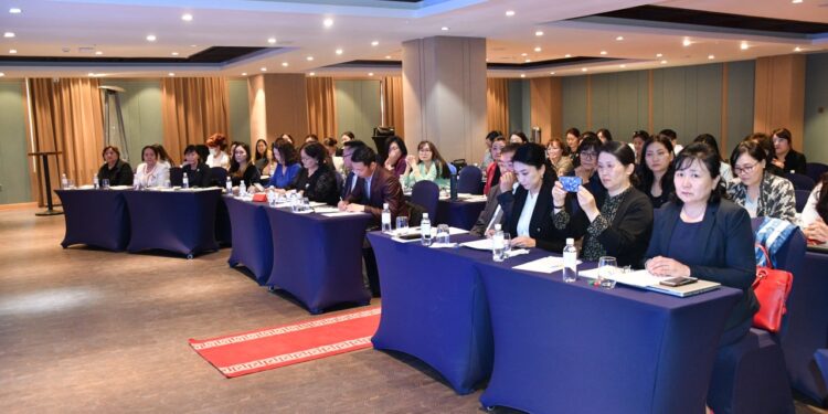 "Тогтвортой хөгжлийн зорилт ба хүүхдийн эрүүл мэнд" үндэсний зөвлөгөөн болж байна