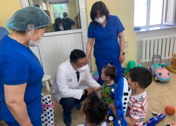 Эрүүл мэндийн сайд С.Энхболд "Хүүхдийн төв сувилал"-д ажиллалаа