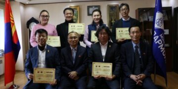 Морин хуурын чуулга олон улсын урлагийн наадмаас алт, мөнгөн цом хүртжээ