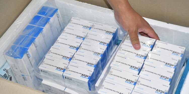 SARS CoV-2 вирусын халдварыг илрүүлэх оношлуур хандивлажээ