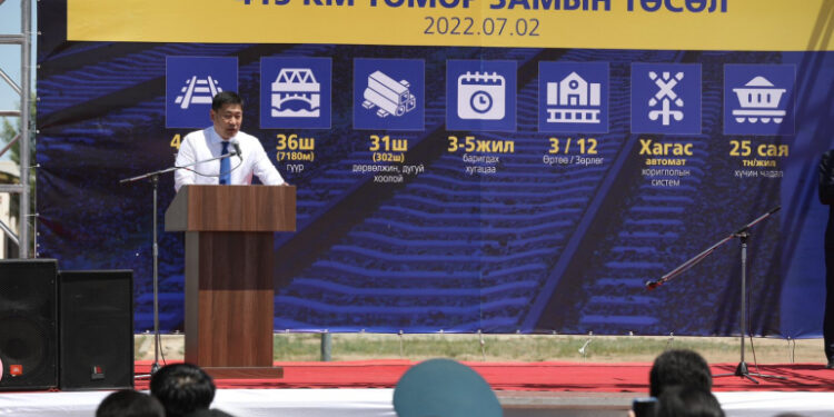 Төмөр замын шинэ гарц Чойбалсан-Хөөт-Бичигт чиглэлийн төмөр замын төслийн ажлыг эхлүүллээ