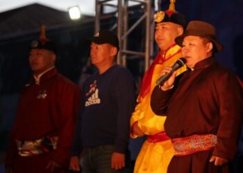 С.Бямбацогт Ховдын аваргууддаа өөрийн нэр дээрх бүх хонь, адуугаа бэлэглэв