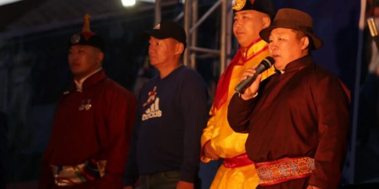 С.Бямбацогт Ховдын аваргууддаа өөрийн нэр дээрх бүх хонь, адуугаа бэлэглэв