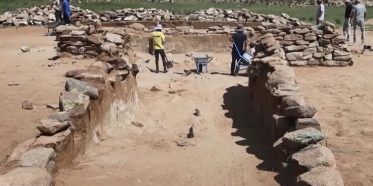 Завхан аймгаас анх удаа Хүннүгийн язгууртны булш олдлоо