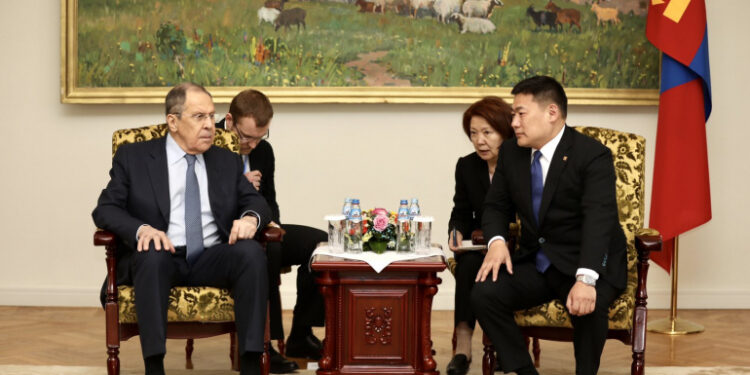 Л.Оюун-Эрдэнийн оросуудад бэлдсэн угтуулсан нөхцөл