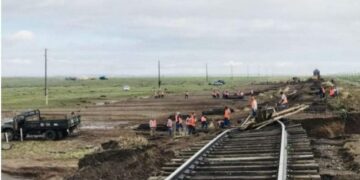 Улаанбаатар-Замын-Үүд чиглэлийн төмөр зам усанд автжээ