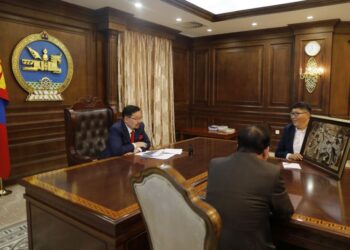 УИХ-ын дарга Г.Занданшатар Хүлэгү ханы зуны ордны туурийг олсон судлаачдыг хүлээн авч уулзав