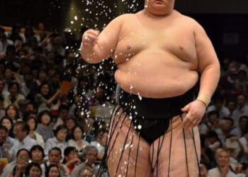 Ичиножёо А.Ичинноров анх удаа Макүүчид түрүүллээ