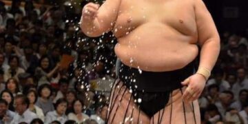 Ичиножёо А.Ичинноров анх удаа Макүүчид түрүүллээ