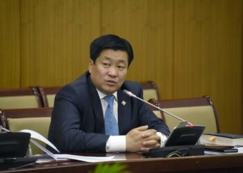 "Мишээл"-ийн Б.Энх-Амгаланг Дарханы зам дээр ажиллуулъя