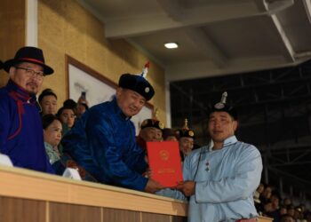 Улсын арслан Б.Орхонбаярын цолны найрын тов гарчээ