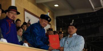 Улсын арслан Б.Орхонбаярын цолны найрын тов гарчээ