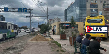 СХД-т явган хүний зам дээр зөвшөөрөлгүй барилга баригдаж байна