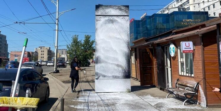 220 автобусны буудлыг угааж, халдваргүйжүүлэх ажлыг эхлүүллээ