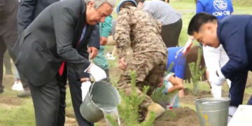 Антонио Гутерреш: Байгаль орчноо хамгаалан авч үлдээч гэж залуучууд Та бүхнээс би гуйж байна