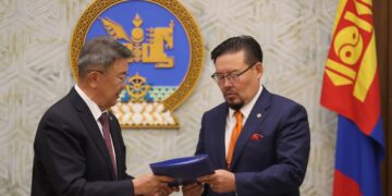 Үндсэн хуульд нэмэлт, өөрчлөлт оруулах журмын тухай хуульд нэмэлт оруулах тухай хуулийн төслийг өргөн мэдүүлэв