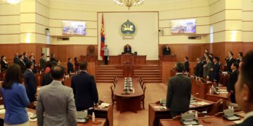 Г.Занданшатар: УИХ, Засгийн газар гар нийлж ажиллах шаардлага үүслээ