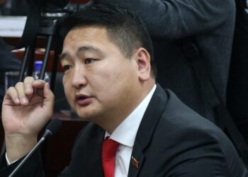 С.Мөнхчулуун: Банкууд хууль бусаар ашиг олж байгааг зүгээр хараад сууж болохгүй