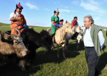 Антонио Гутерреш малчин гэр бүлтэй танилцлаа