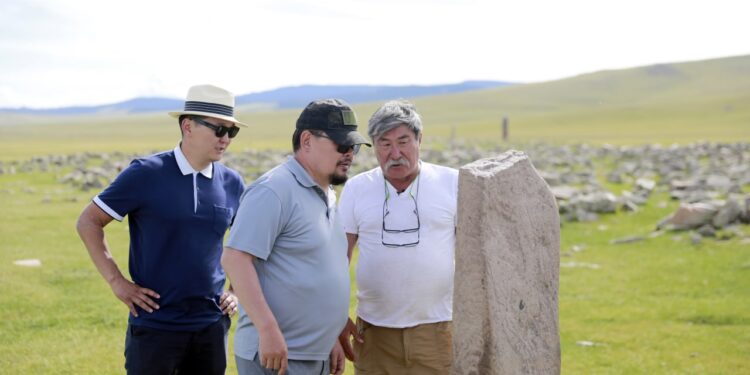 Г.Занданшатар: Түүхийн хосгүй олдворуудыг улсын тусгай хэрэгцээнд авна