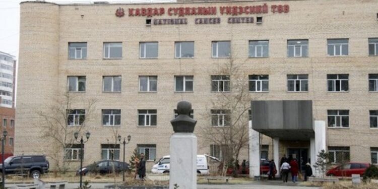 Хавдар судлалын үндэсний төв бүх ажилтандаа гурван сая төгрөгийн урамшуулал өглөө