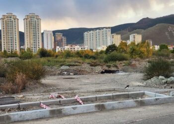 БОАЖ-ын сайд Б.Бат-Эрдэнэ: Энд барилга бариулахгүй