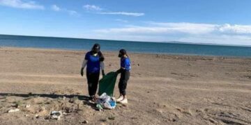 Хяргас нуурын эргээс 63 тонн хог хаягдал гарчээ