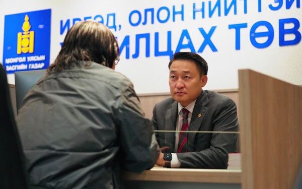 ЗГХЭГ-ын дарга Д.Амарбаясгалан 11-11 төвийн үйл ажиллагаатай танилцлаа