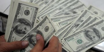 Долларын ханш 3520 төгрөг болж "галзуурав"