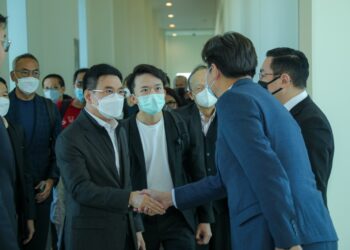 Тайландын Худалдааны сайд Журин Лаксанависит  Монгол Улсад албан ёсны айлчлал хийхээр хүрэлцэн ирэв