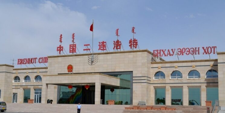 Эрээн хот эрсдэлтэй 3 бүсээс бусад хэсэгт хөл хорио цуцаллаа