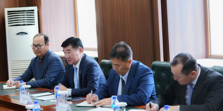 Зам, тээврийн салбарын бодлогын том төслүүдийг эрчимжүүлэхэд БНХАУ-ын талтай хамтран ажиллана