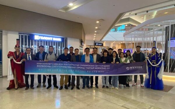 Солонгосын сэтгүүлчдийн холбооны төлөөлөгчид ирлээ