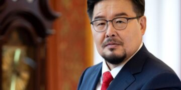 Г.Занданшатар: Хүүхдийн 100 мянган төгрөгийг намрын чуулганаар хасна