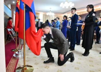 Төрийн албан хаагчдын цалин урамшуулалд ийм өөрчлөлт оруулна