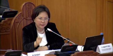 С.Одонтуяа: Хүүхдийн мөнгөнөөс биш авлигач, хулгайчдаас болж Монгол Улс ядуурч байгаа
