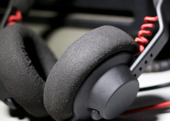 Чихэвчнээс болж 1.1 тэрбум хүн сонсголгүй болох аюул нүүрлэж байна