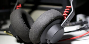 Чихэвчнээс болж 1.1 тэрбум хүн сонсголгүй болох аюул нүүрлэж байна