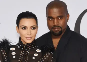 Ким Кардашиан, Канье Уэст нар салалтын гэрээ байгууллаа